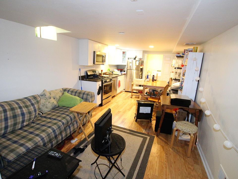 1st image of 1426 Catharine St APT B