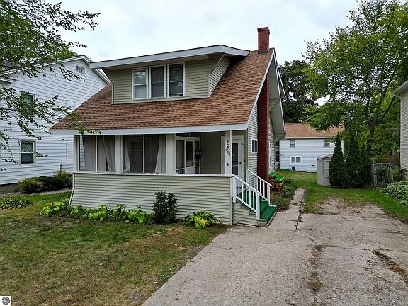5th image of 809 S Fancher Ave APT 6
