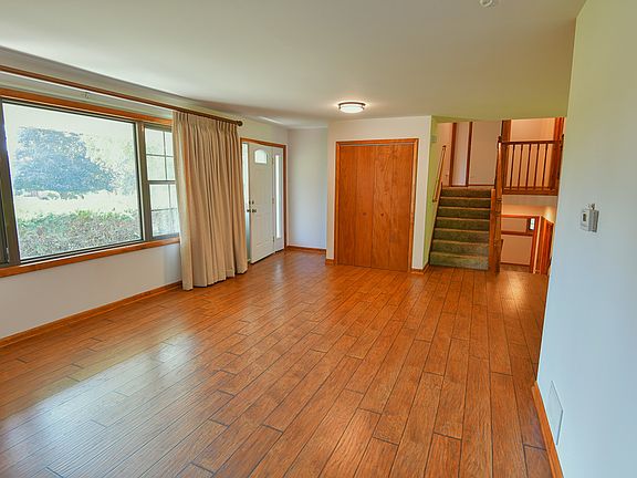 3rd image of 42886 N Washington Ave