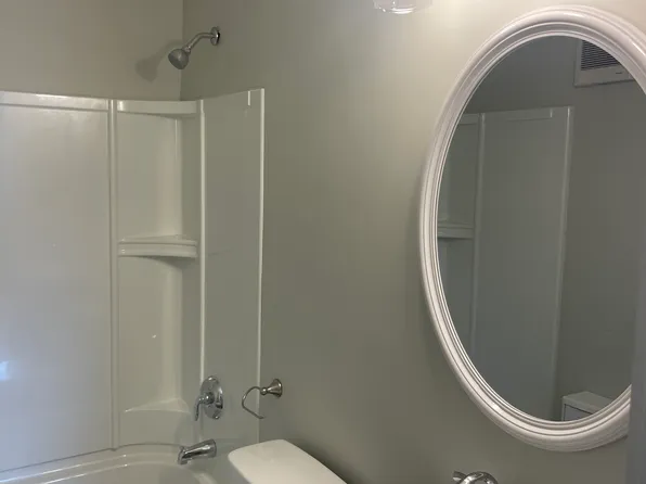 242 S Main St #2, Laconia, NH 03246