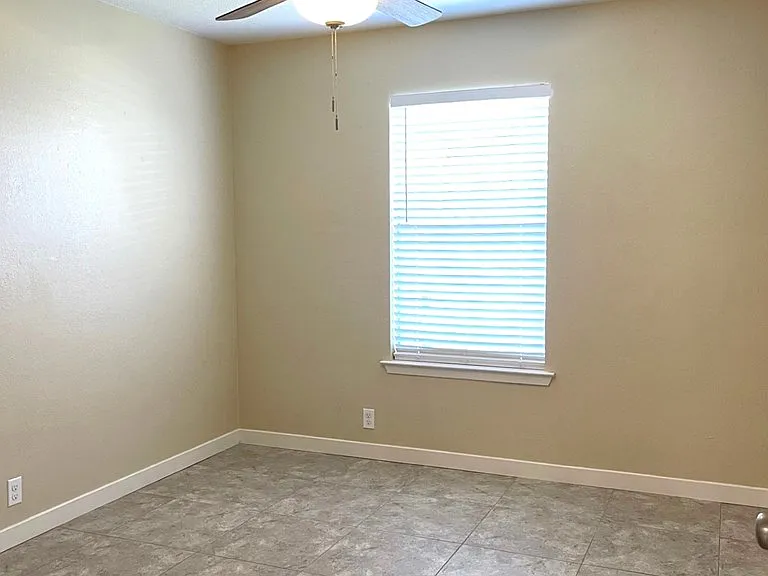 117 N Glenwood Dr #D — Photo 8