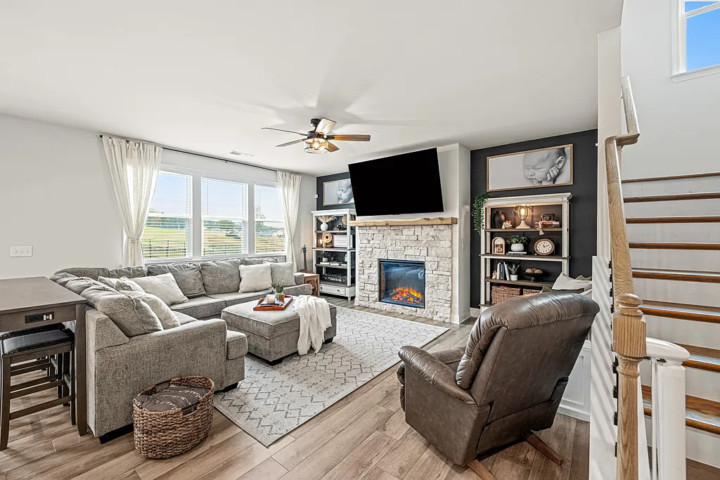 5 bed, 3033 sqft, $3,400 — Photo 4