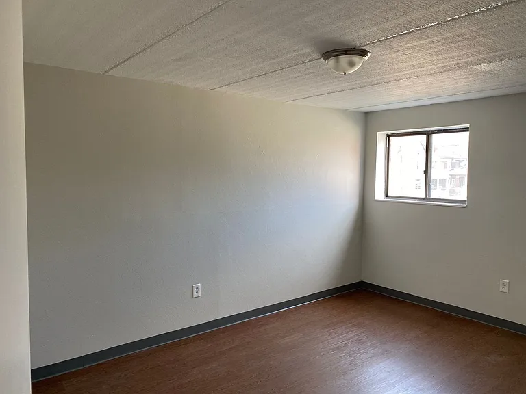 462 South Ave — Photo 2