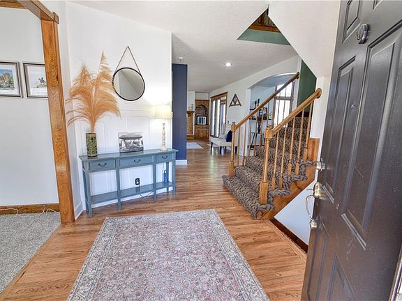 4th image of 1232 SW Coachlight Dr