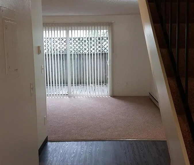 4492 SE Boardman Ave — Photo 3