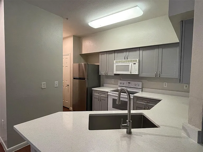 2320 Gracy Farms Ln #916 — Photo 6