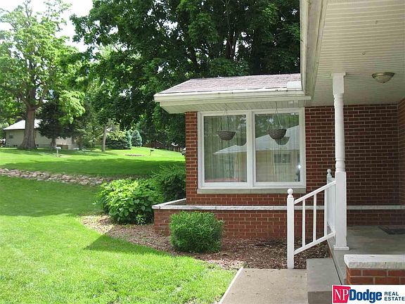 2nd image of 2303 Park Ln