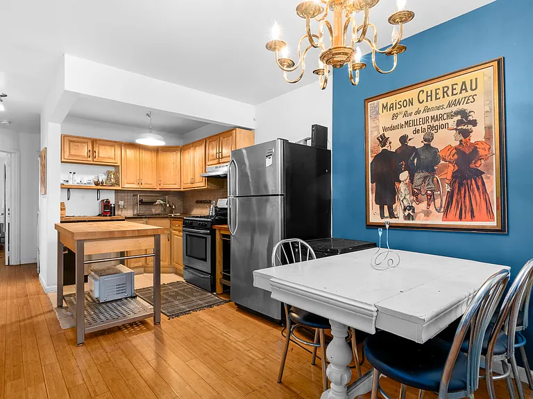 547 Gates Ave #1 — Photo 2