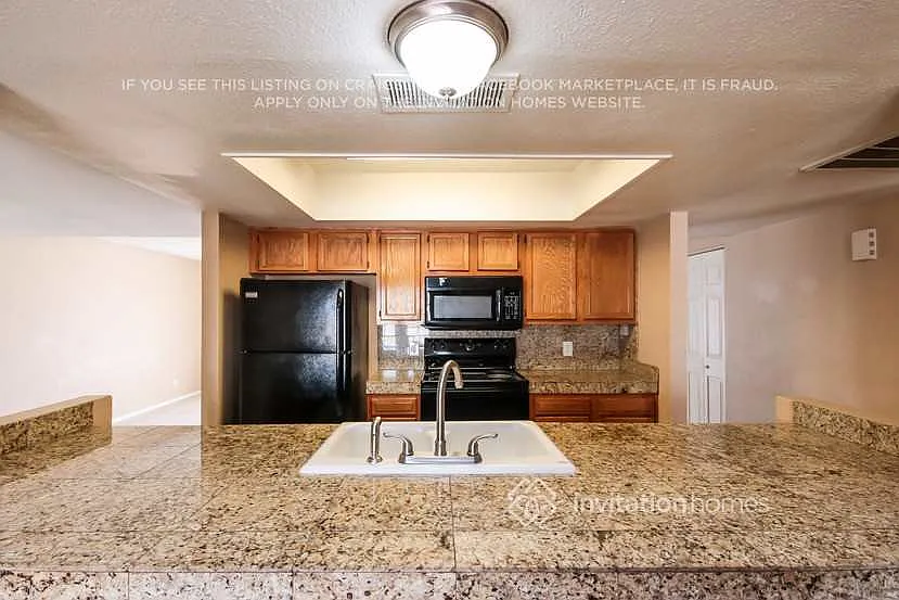 5816 W Carol Ann Way Glendale, AZ 85306 — Photo 4