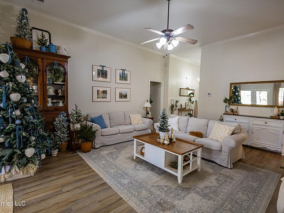 5th image of 1235 Dogwood Hollow Dr