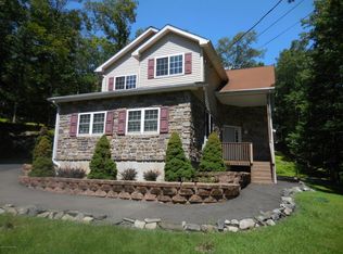 316 Whippoorwill Dr, Bushkill, PA 18324