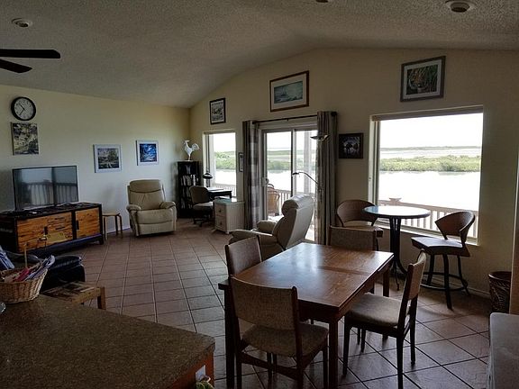 3rd image of 624 Sand Dollar Dr
