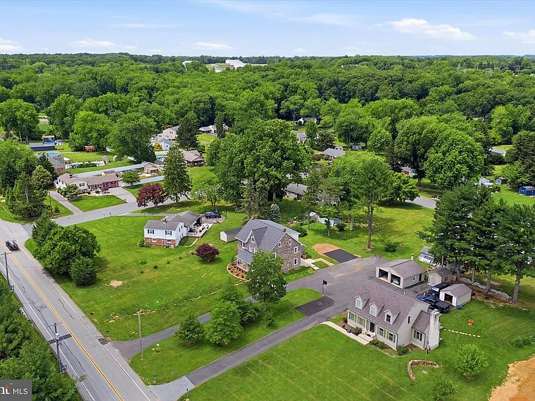 1512 Naamans Creek Rd — Photo 42