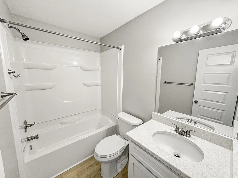 Experience comfortable and stylish living at Westridge Village Apartments — Photo 26