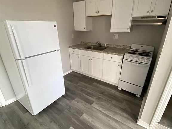 4th image of 1409 Chapel St #5