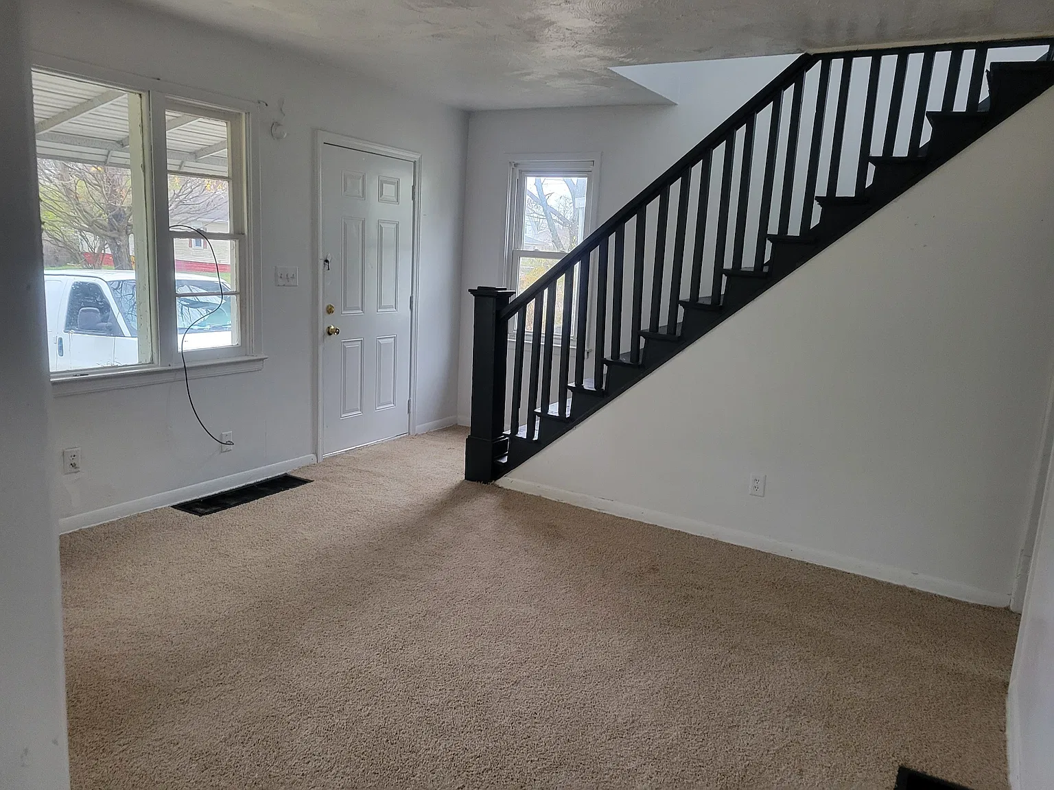 4 bed, 1019 sqft, $1,095 — Photo 1