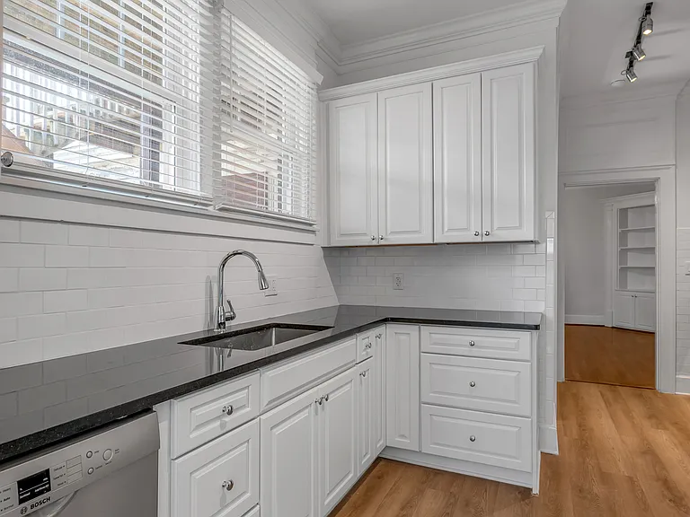 1211 Richmond Rd — Photo 14
