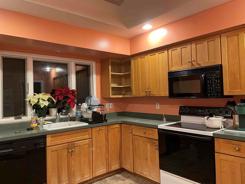 1st image of 148 Christian Ave #2A