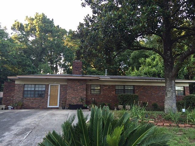 1st image of 830 Bahama Dr