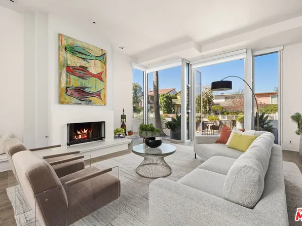 218 Linnie Canal, Venice, CA 90291