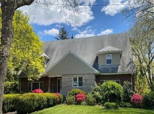 591 Queen Anne Rd, Teaneck, NJ 07666