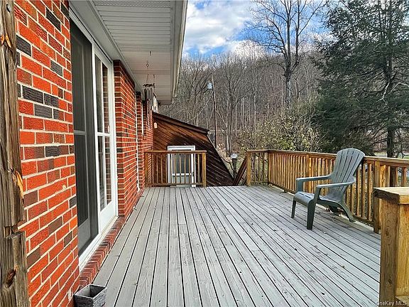 5th image of 5 Kirchner Ln