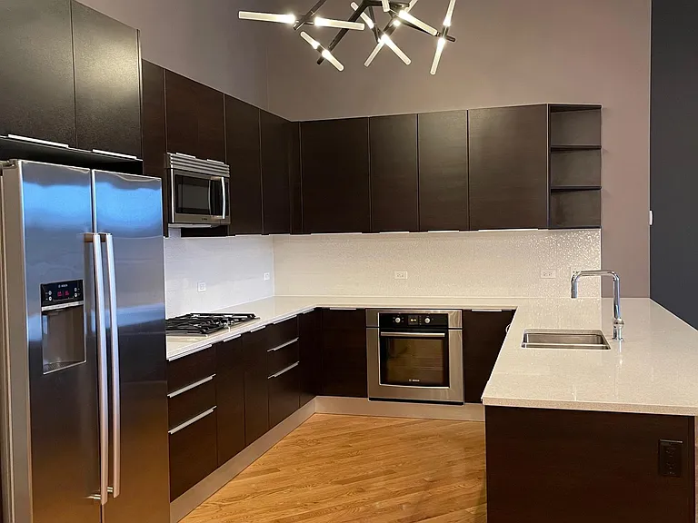 2410 W Bloomingdale Ave #4D — Photo 2