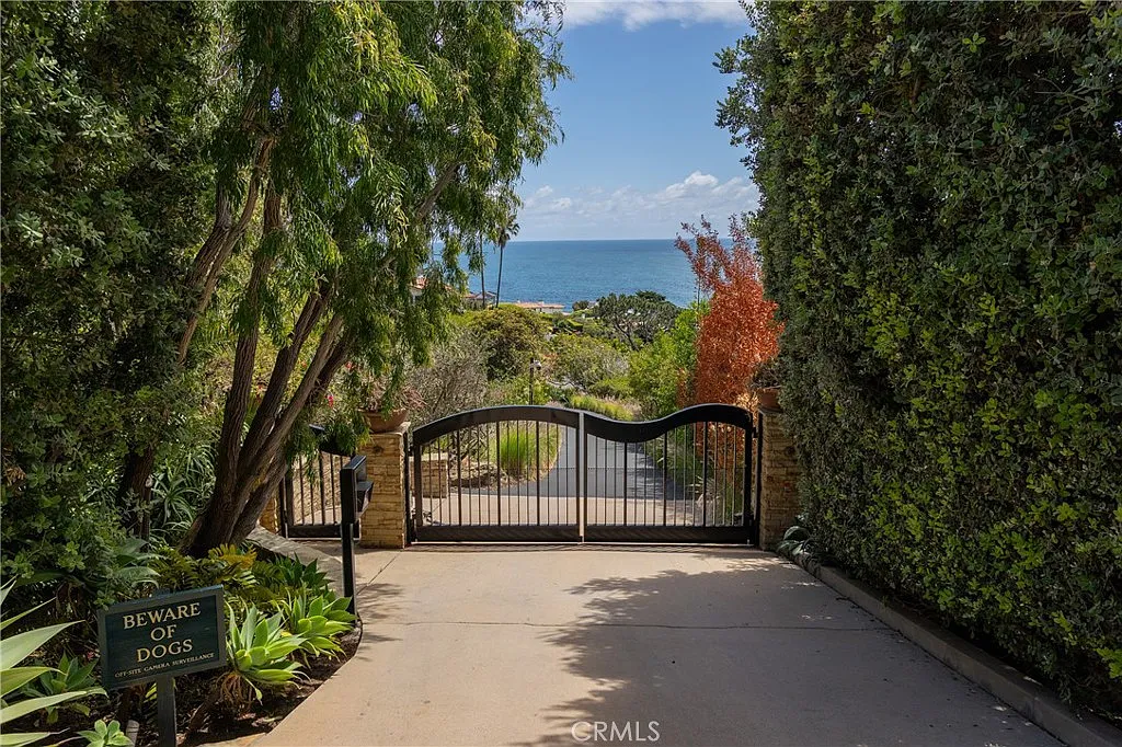 10 bed, 7.5 bath, 4900 sqft, $100,000 — Photo 2