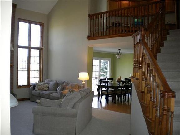 4th image of 645 Prairie Rose Dr