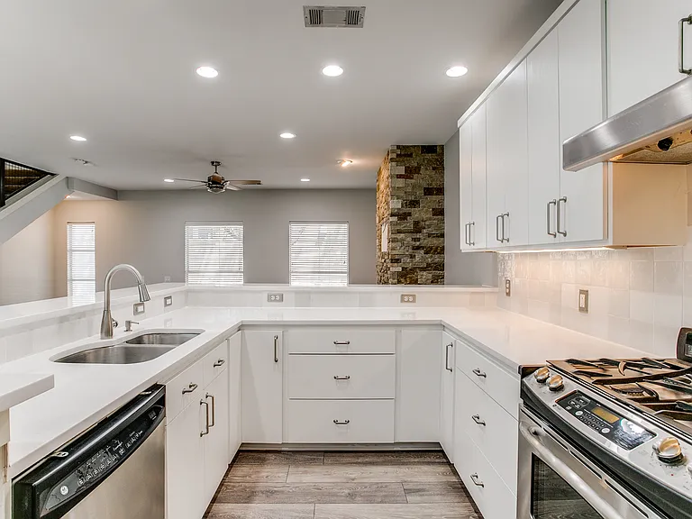 3824 Brown St #B — Photo 7