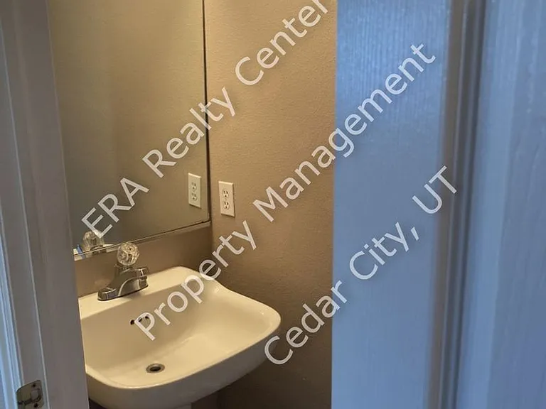 928 W Greenslake Dr — Photo 5