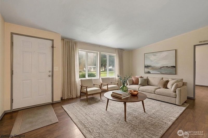 4th image of 8341 Daphne Ct SE
