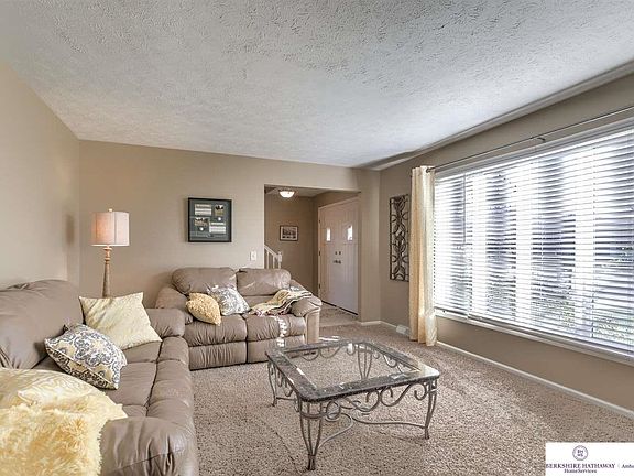 4th image of 21270 Greenlawn Cir