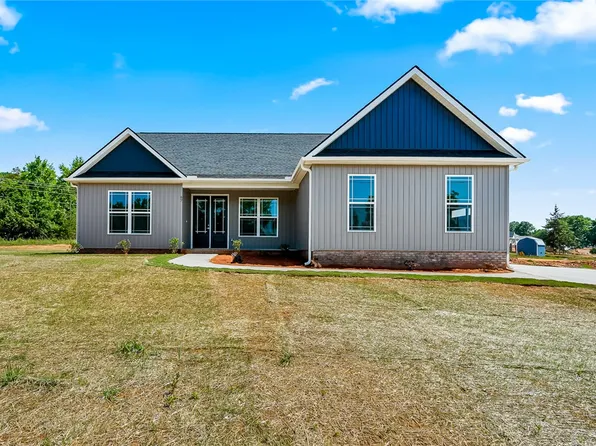 67 Hope Rd, Gray Court, SC 29645