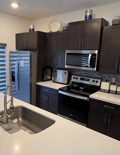 3 bed, 1628 sqft, $2,975 — Photo 4