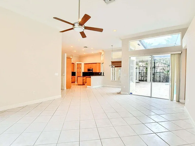 19474 Saturnia Lakes Dr — Photo 9