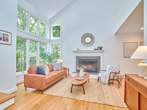 4th image of 117 Ironwoods Dr