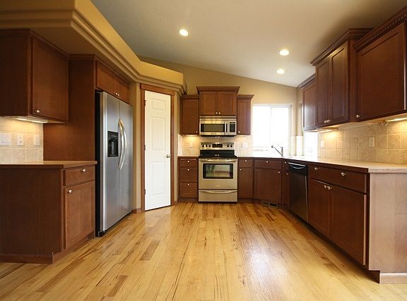 3rd image of 1411 W Tualatin Dr