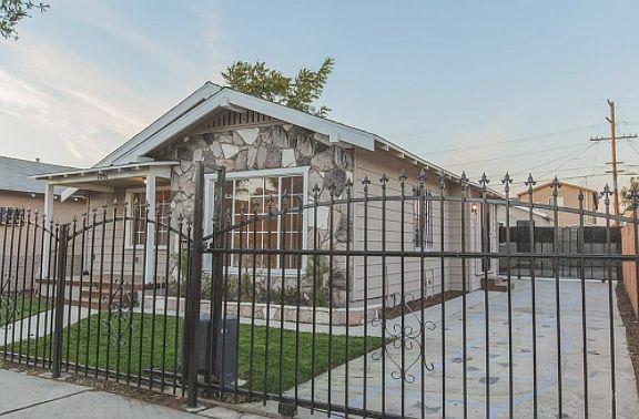 2nd image of 1061 W Gage Ave