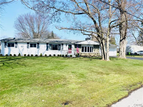 200 Cranberry Dr, Liverpool, NY 13088