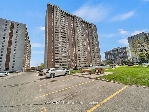 3rd image of 18 Knightsbridge Rd #1003