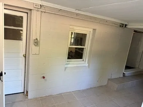 2 Bed, 1 Bath Unit in Shrewsbury | $2200+$200/Mo — Photo 2