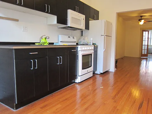 Rented by Citiburg Realty Solutions LLC | media 25