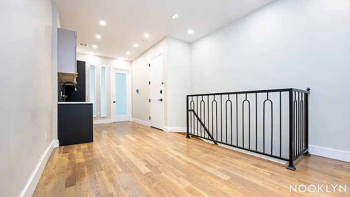 Rented by Nooklyn NYC LLC | media 49