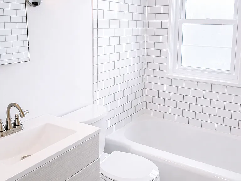 25 E Henderson Rd #B — Photo 4