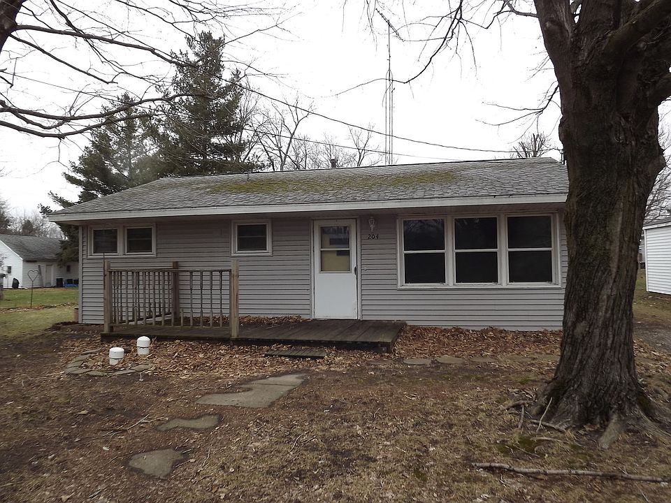 1st image of 204 SW Walnut Ave