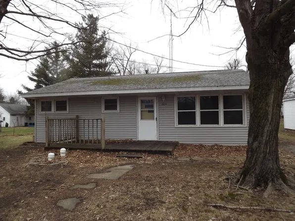 204 SW Walnut Ave, Iroquois, IL 60945
