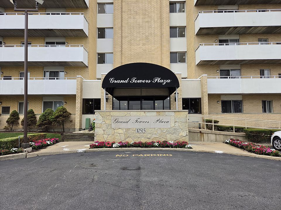 1st image of 10515 W Grand Ave #206