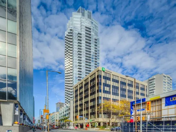 2191 Yonge St, Toronto, ON
