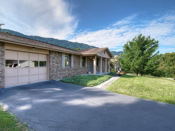 4th image of 2033 Malvern Dr